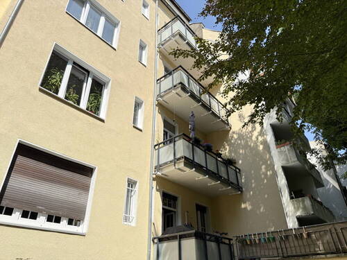 Rückansicht - STILVOLLE ALTBAUWOHNUNG MITTEN IM DORTMUNDER KREUZVIERTEL