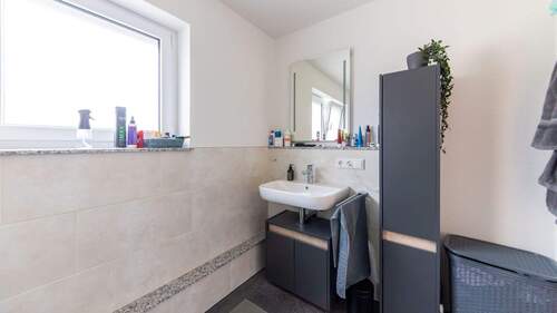 Badezimmer - Etagenwohnung mit 65,70 m² in Bietigheim-Bissingen zur Miete