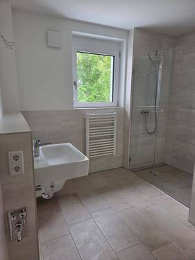 Bad.jpg - Etagenwohnung mit 91,10 m&sup2; in Solnhofen zum Kaufen