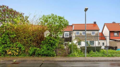 Außenansicht 1 - Ihre Chance auf ein individuelles Zuhause: Reihenmittelhaus mit Garten und Garage in Königslutter