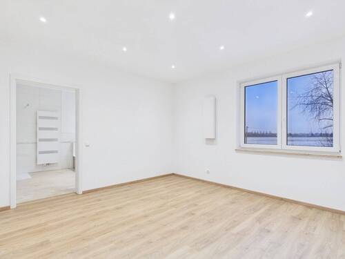 Master Schlafzimmer mit Bad en Suite und Dachterrasse - 