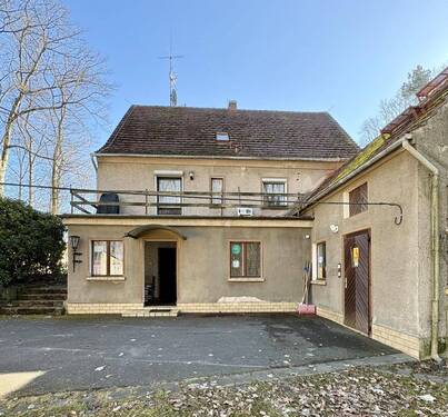 Frontansicht- Innenhof - 4 Zimmer Einfamilienhaus in Waldhufen
