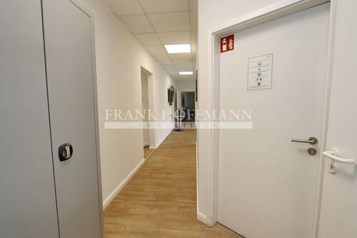 Flur (2) - 