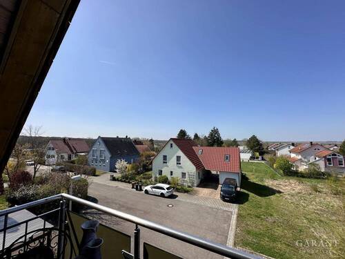 Ausblick Balkon - Etagenwohnung mit 90,00 m² in Uffenheim zum Kaufen