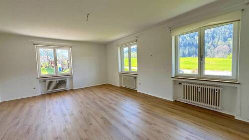 Wohnzimmer ca. 30 m² - 3 Zimmer Terrassenwohnung zur Miete in Garmisch-Partenkirchen
