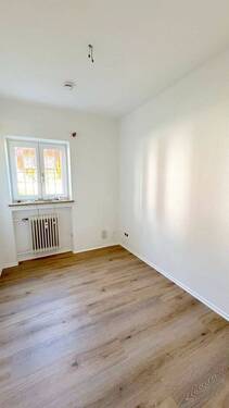 Arbeitszimmer - Terrassenwohnung mit 90,00 m&sup2; in Garmisch-Partenkirchen zur Miete