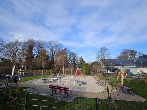 Unser neuer Spielplatz - 