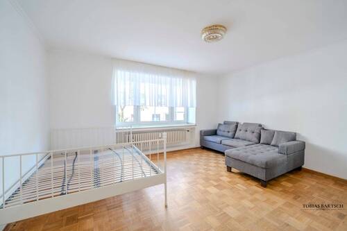 Wohnzimmer - 2 Zimmer Etagenwohnung zum Kaufen in Düsseldorf
