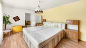 1. OG Schlafzimmer 2 - 