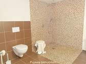 Bad im EG mit ebenerdiger Dusche - 