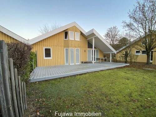 Haus mit riesiger Sonnenterrasse und Garten - 4 Zimmer Doppelhaushälfte in Mirow