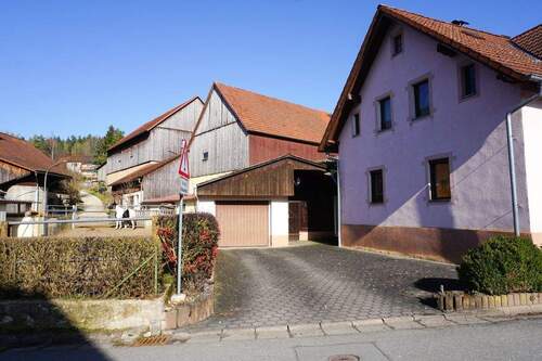 DSC02246_edited - 5 Zimmer Einfamilienhaus in Aufseß