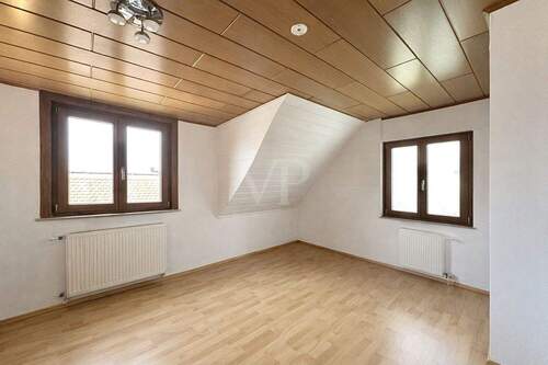 Zimmer - Einfamilienhaus mit 113,70 m&sup2; in Eppstein zum Kaufen