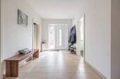 Heller Eingangsbereich - 