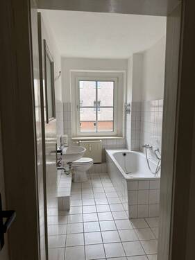 Badezimmer.jpeg - Etagenwohnung mit 52,30 m&sup2; in Coswig (Anhalt) zur Miete