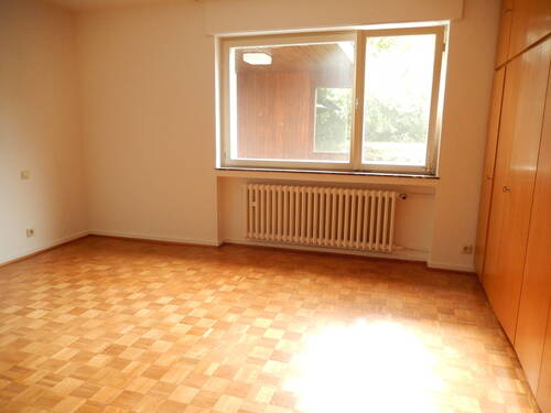 Schlafzimmer I - 6 Zimmer Mehrfamilienhaus, Wohnhaus in Trier