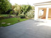 Terrasse mit Blick zum Wohnzimmer - 