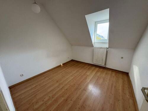 Schlafzimmer - 3 Zimmer Etagenwohnung zur Miete in Leutesdorf