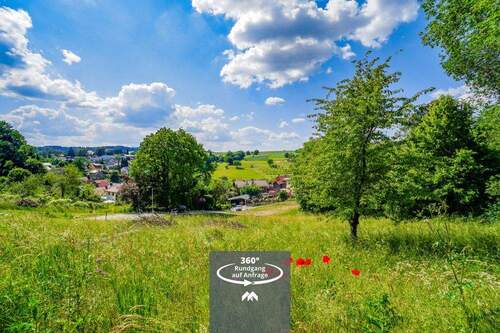 Atemberaubende Aussicht - Sofort bebaubares Grundstück in ansprechender Wohnlage!