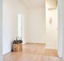 Gerne auch an eine Studenten-WG ! Moderne Hochparterre-Wohnung im Woogsviertel - Darmstadt