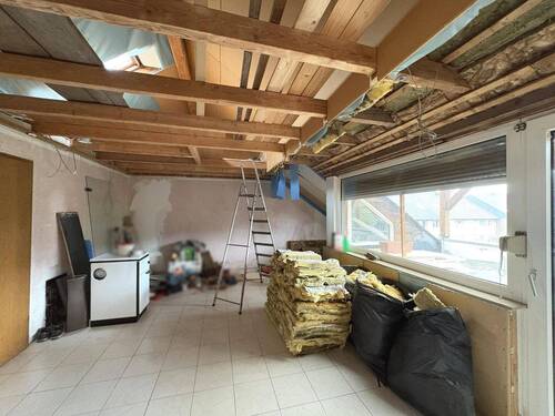 Noch fertigzustellendes Dachgeschoss mit Loggia - 
