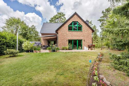 Haus mit Garten - 4 Zimmer Einfamilienhaus zum Kaufen in Berlin