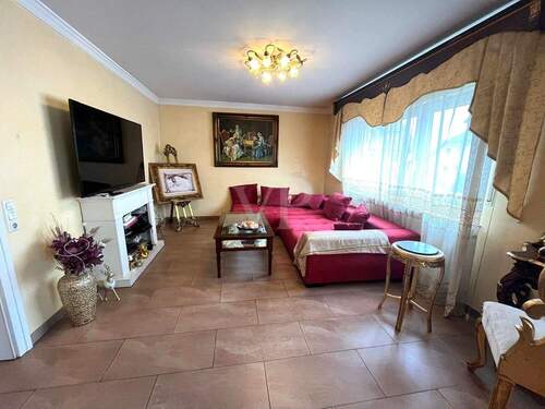 Wohnbereich - 5 Zimmer Einfamilienhaus zum Kaufen in Hofheim am Taunus