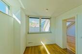 Dachgeschoss mit viel Lichteinfall - 