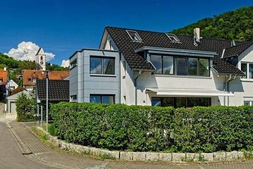 Seitenansicht - 7 Zimmer Doppelhaushälfte zum Kaufen in Grenzach-Wyhlen