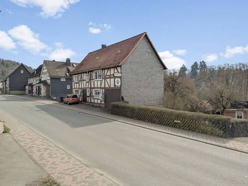 Impressionen - Werz Immobilien - 6 Zimmer Einfamilienhaus in Hatzfeld (Eder)