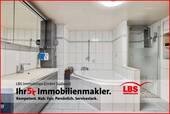 Bad mit Dusche u. Wanne - 