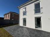 Hausansicht - 4 Zimmer Doppelhaushälfte zum Kaufen in Langenhagen / Godshorn