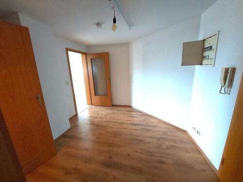 Flur - Etagenwohnung mit 64,00 m² in Gera zur Miete