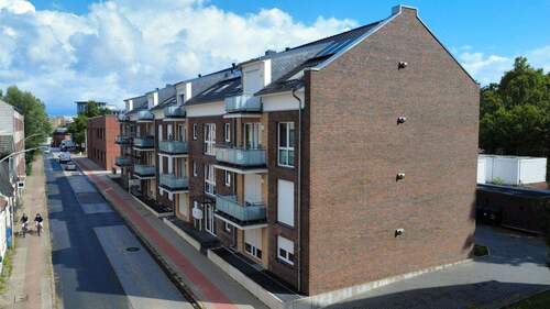 Straßenansicht 3 - 2 Zimmer Etagenwohnung zum Kaufen in Pinneberg