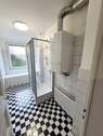 Tageslichtbad mit Dusche und Wanne - 4 Zimmer Etagenwohnung zur Miete in Mainz