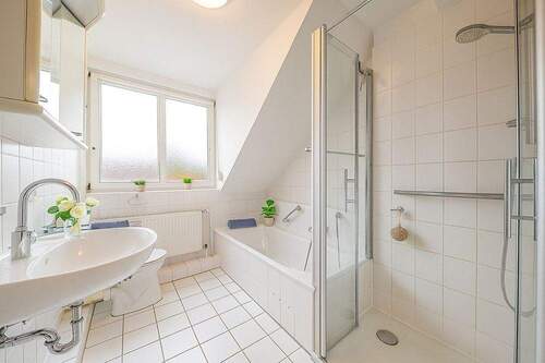 200-8126_Vollbad_Gestaged - 