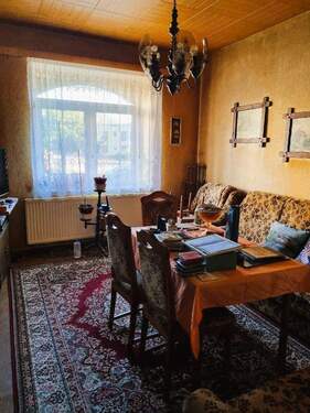 Wohnraum im Hochparterre - 