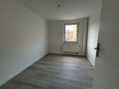Kleines Zimmer Wohnung 1 im EG links - 