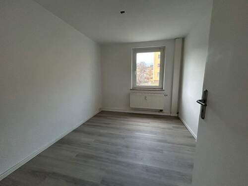 Kleines Zimmer Wohnung 1 im EG links - 