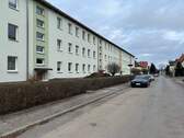 Straßenansicht aller 4 Mehrfamilienreihenhäuser - 1 Zimmer Mehrfamilienhaus, Wohnhaus in Rudolstadt