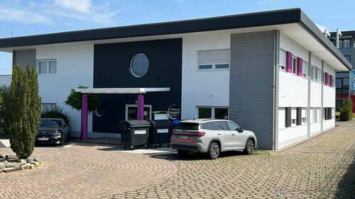 Vorderansicht.jpg - *** Schönes, helles Büro in Paderborn