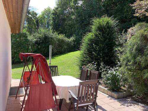 Blick in den Garten - 5 Zimmer Einfamilienhaus zum Kaufen in Blankenburg