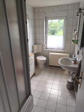 Bad mit Dusche EG Haupthaus - 