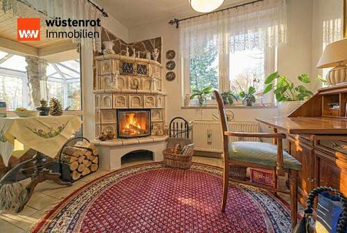 Wohnzimmer Kamin - 2 Zimmer Einfamilienhaus zum Kaufen in Spreenhagen / Braunsdorf