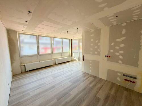 2 Wohnzimmer - 2 Zimmer Etagenwohnung zur Miete in Übach-Palenberg / Palenberg