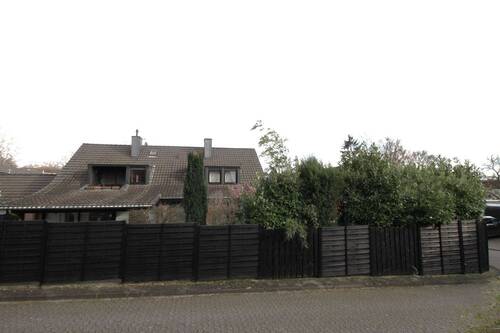 Straßenrückansicht - Einfamilienhaus mit 237,00 m&sup2; in Düsseldorf zum Kaufen