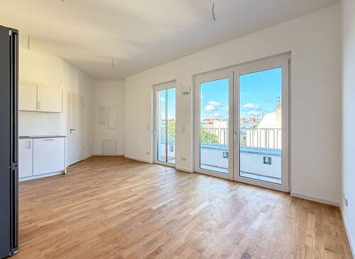 Wohnbereich - Kompakte Dachgeschosswohnung nah Schloß Charlottenburg - 2,5 Zimmer am Mierendorffplatz