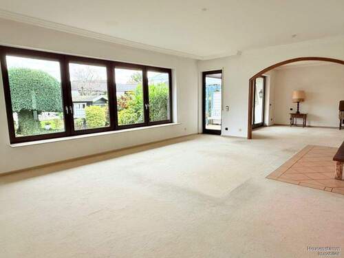 Wohnzimmer - Bungalow mit viel Charm - 659.000,00&nbsp;EUR Kaufpreis, ca.&nbsp; 158,00&nbsp;m&sup2;&nbsp;Wohnfl&auml;che