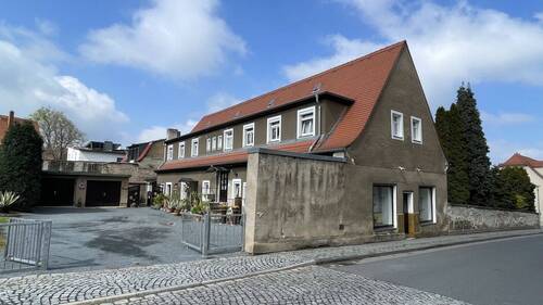 Ansicht Straße - 1 Zimmer Mehrfamilienhaus, Wohnhaus in Dohna