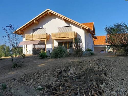 Ansicht Balkonseite.jpg - DG-Wohnung mit Balkon und Gartenanteil - herrliche Lage :-))